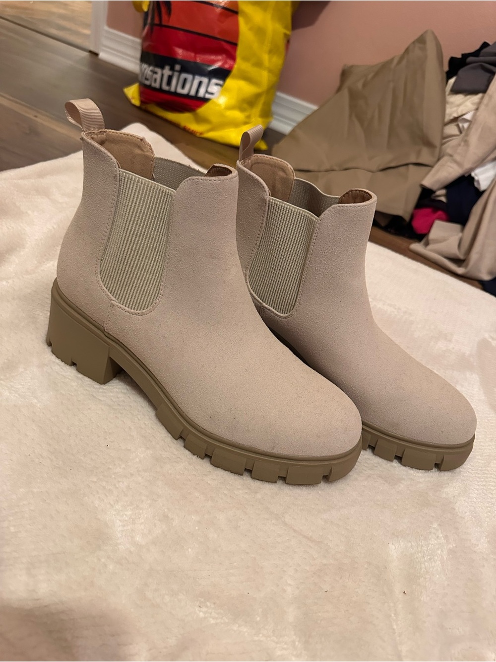 Women's Neutral Beige Chelsea Lug Booties